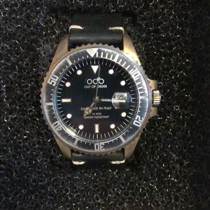 OOO (out of order) Classic mens 40mm watch